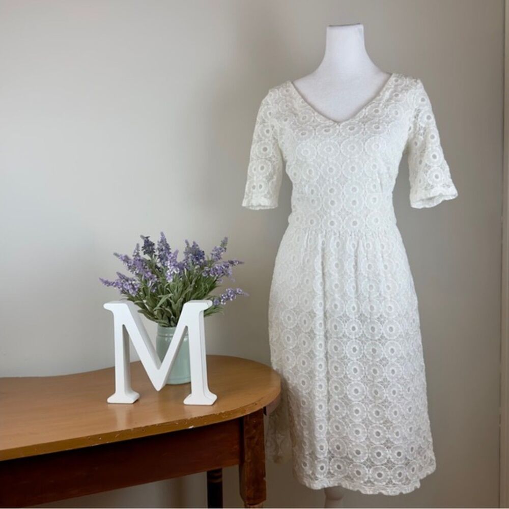 Banana Republic Mad Men Collection Double V-Neck Lace Overlay Dress - Size 8